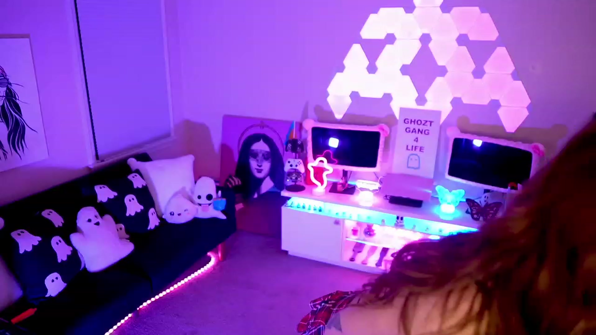 Gallery image thumbnail from ghoztgirl's myfreecams stream on, 04/08/2023, 07:46 image 20 of 20