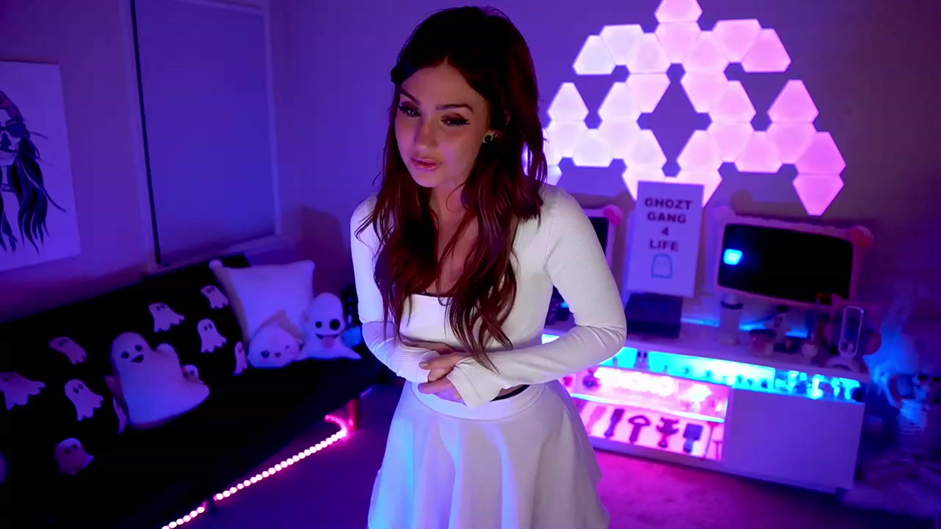 Gallery image thumbnail from ghoztgirl's myfreecams stream on, 05/26/2023, 07:39 image 8 of 20