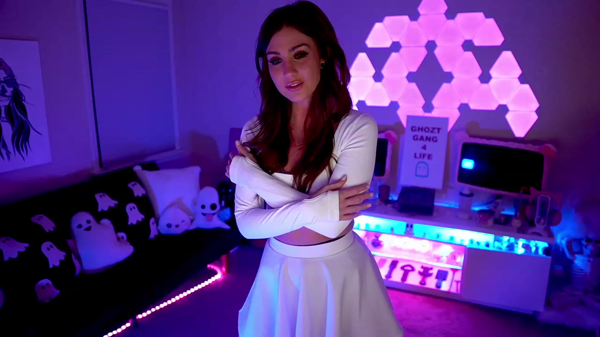 Gallery image thumbnail from ghoztgirl's myfreecams stream on, 05/26/2023, 07:39 image 7 of 20