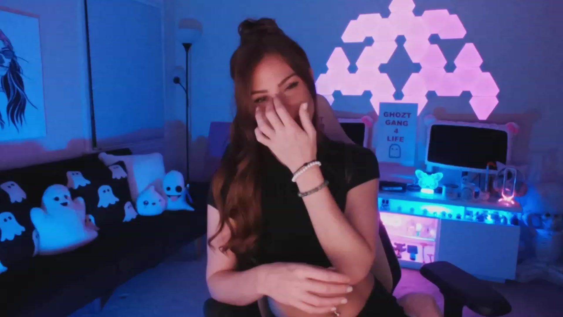 Gallery image thumbnail from ghoztgirl's myfreecams stream on, 07/15/2023, 08:28 image 2 of 20