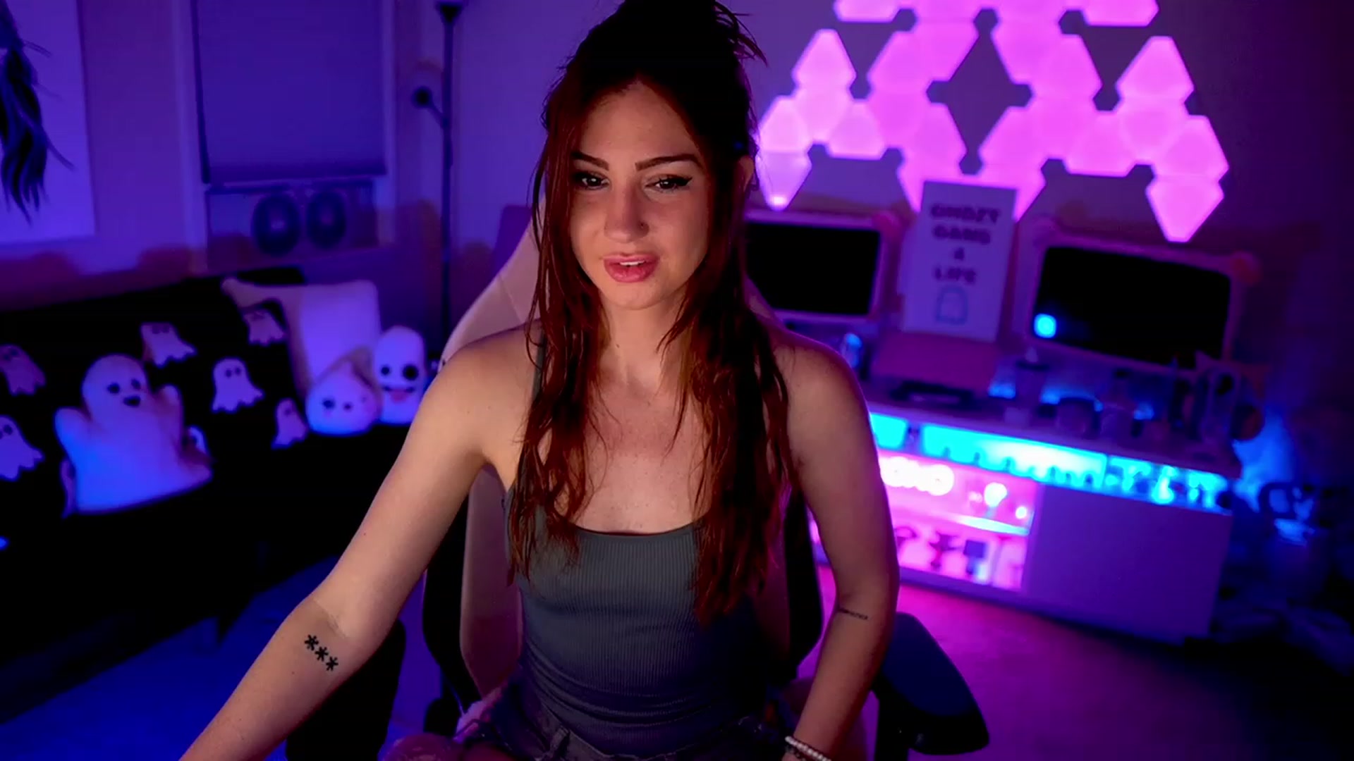 Gallery image thumbnail from ghoztgirl's myfreecams stream on, 07/16/2023, 07:35 image 4 of 20