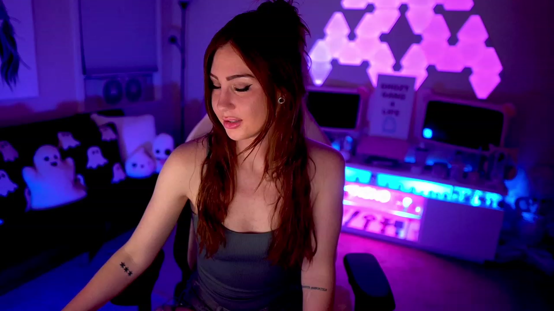 Gallery image thumbnail from ghoztgirl's myfreecams stream on, 07/16/2023, 07:35 image 15 of 20