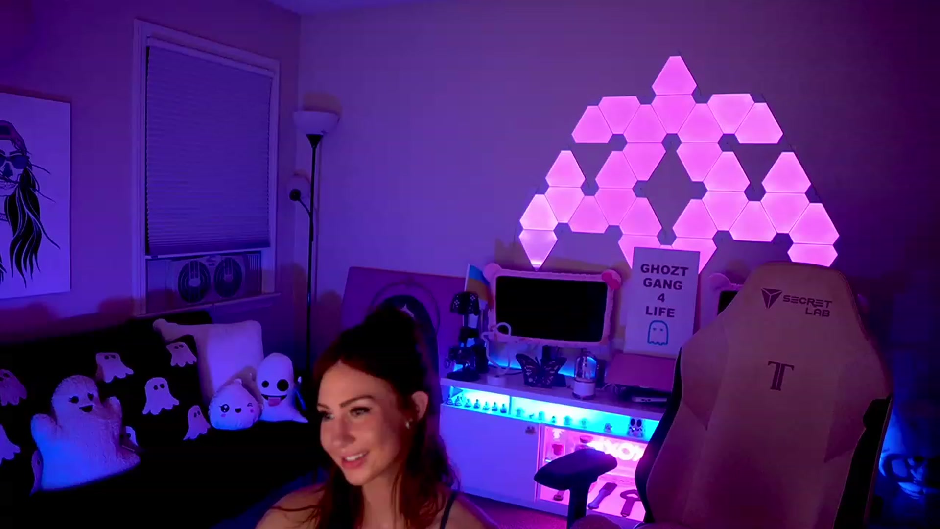 Gallery image thumbnail from ghoztgirl's myfreecams stream on, 07/16/2023, 07:35 image 16 of 20