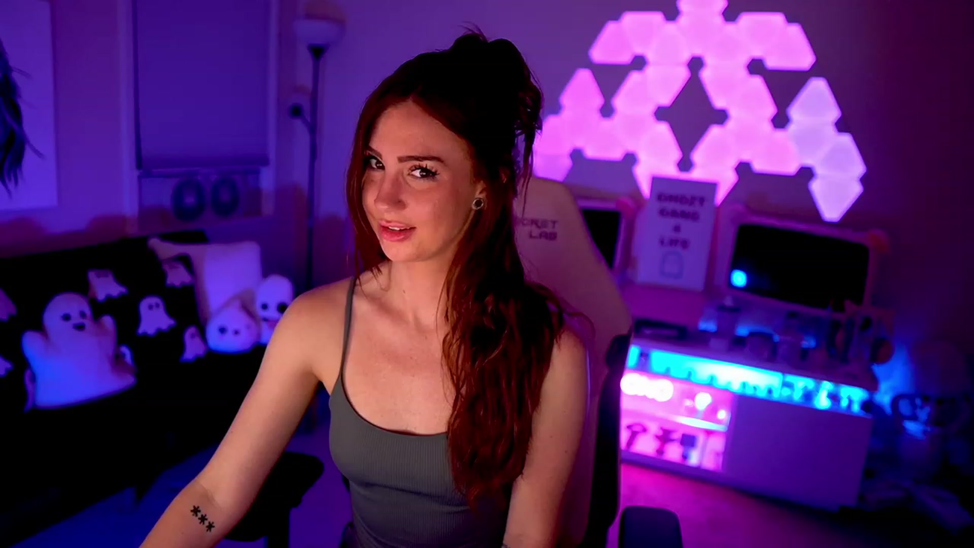 Gallery image thumbnail from ghoztgirl's myfreecams stream on, 07/16/2023, 07:35 image 20 of 20