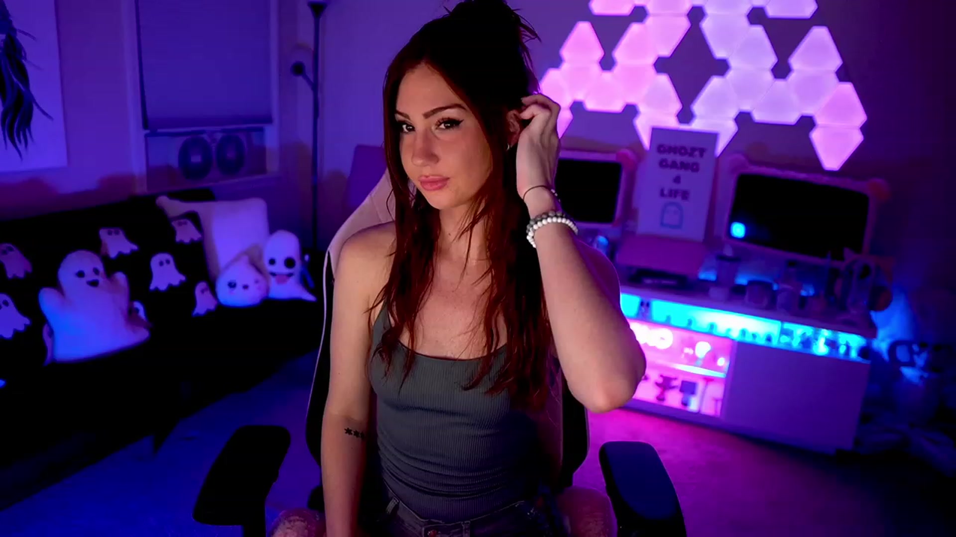 Gallery image thumbnail from ghoztgirl's myfreecams stream on, 07/16/2023, 07:35 image 3 of 20