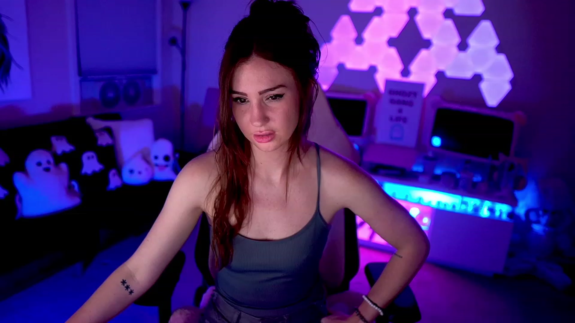 Gallery image thumbnail from ghoztgirl's myfreecams stream on, 07/16/2023, 07:53 image 11 of 20