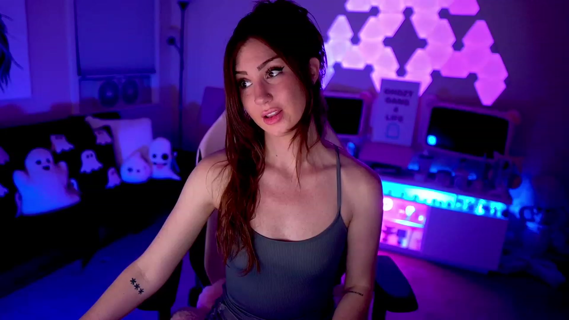 Gallery image thumbnail from ghoztgirl's myfreecams stream on, 07/16/2023, 07:53 image 13 of 20
