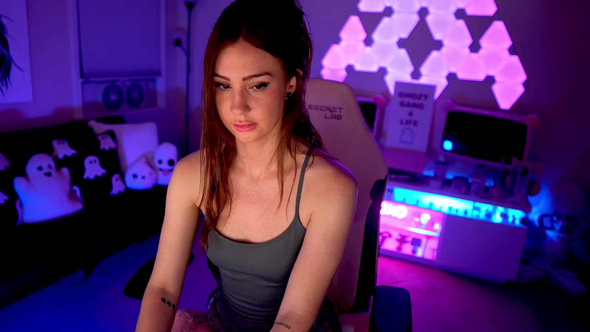 Gallery image thumbnail from ghoztgirl's myfreecams stream on, 07/16/2023, 07:53 image 17 of 20