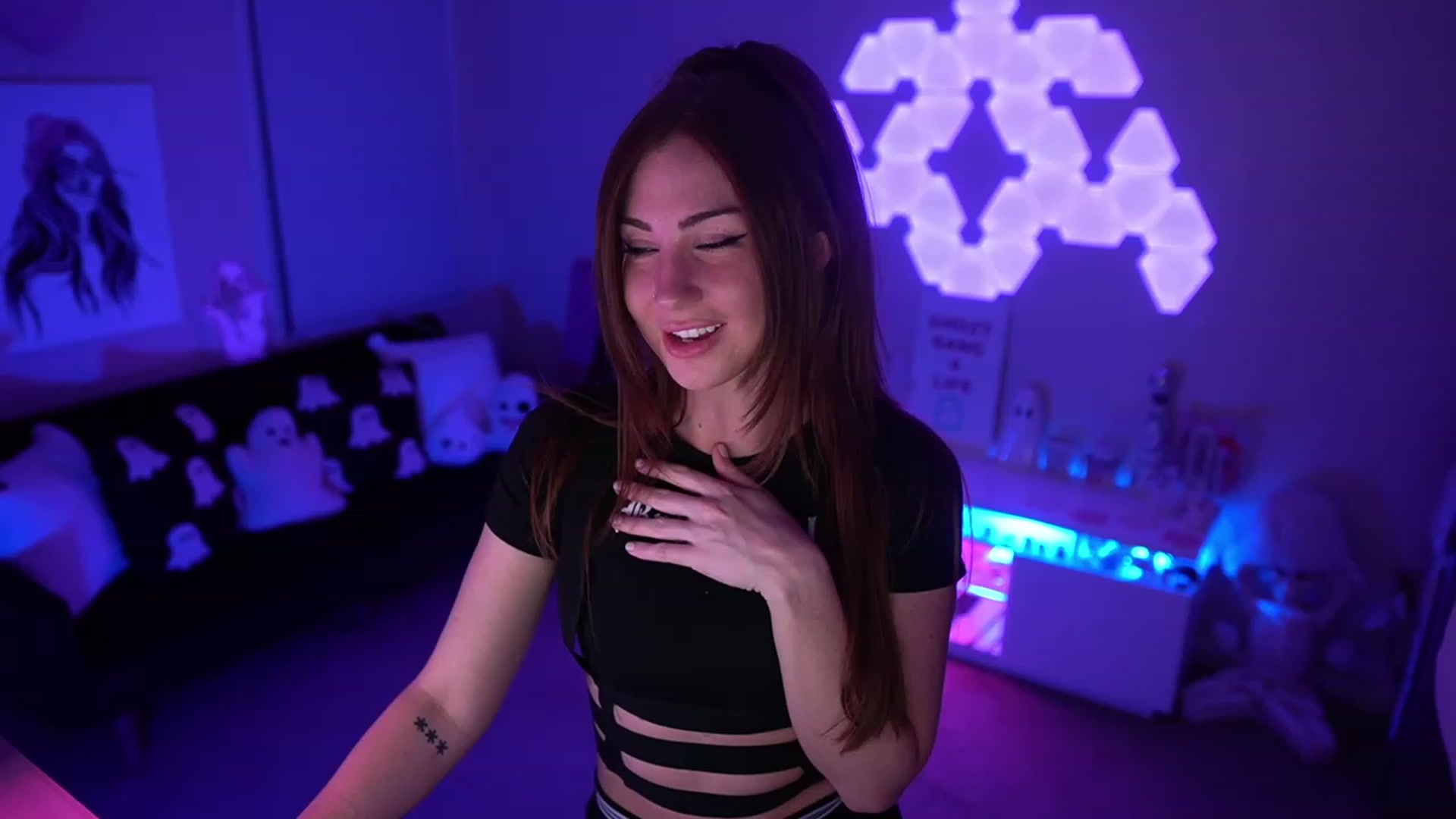 Gallery image thumbnail from ghoztgirl's myfreecams stream on, 08/11/2023, 07:26 image 11 of 20
