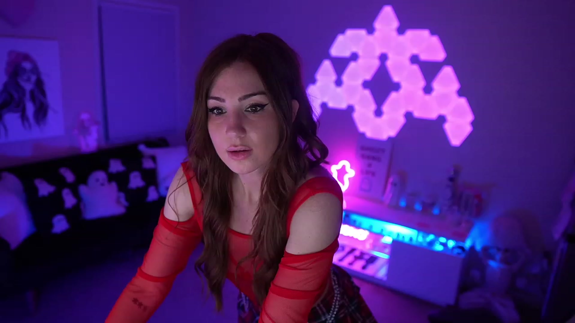 Gallery image thumbnail from ghoztgirl's myfreecams stream on, 08/13/2023, 08:25 image 12 of 20