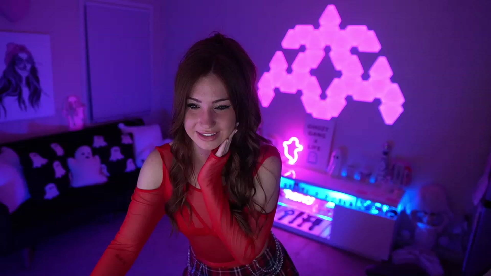 Gallery image thumbnail from ghoztgirl's myfreecams stream on, 08/13/2023, 08:25 image 18 of 20