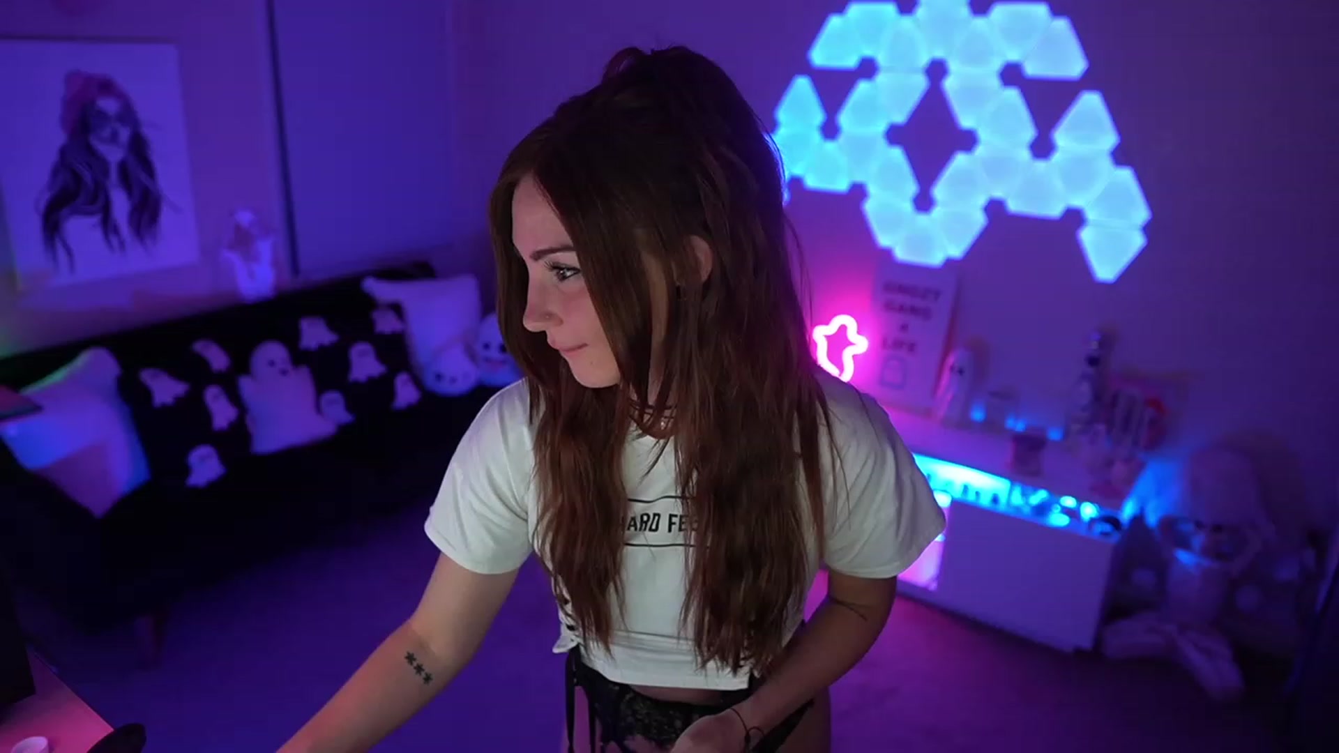 Gallery image thumbnail from ghoztgirl's myfreecams stream on, 08/19/2023, 08:54 image 6 of 20