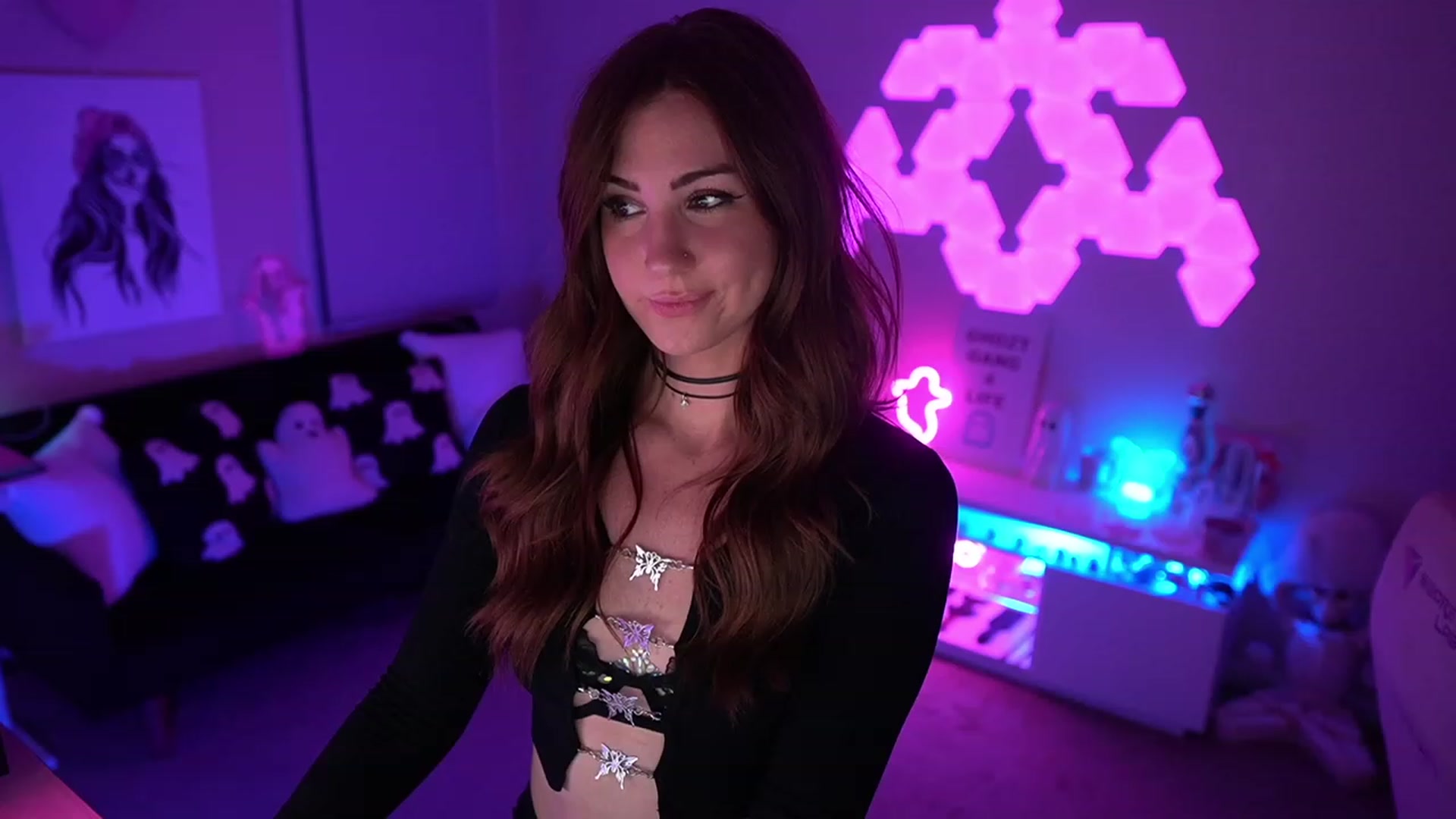 Gallery image thumbnail from ghoztgirl's myfreecams stream on, 08/27/2023, 07:51 image 11 of 20