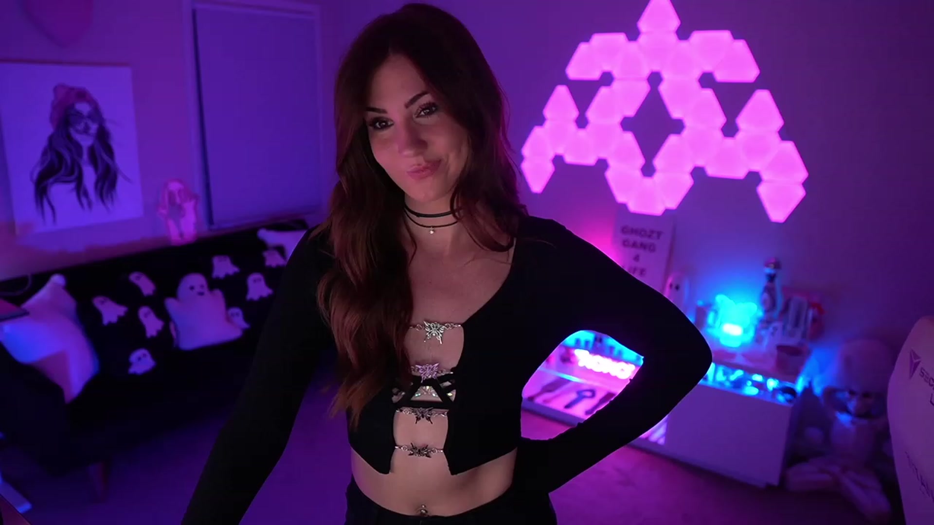 Gallery image thumbnail from ghoztgirl's myfreecams stream on, 08/27/2023, 07:51 image 5 of 20