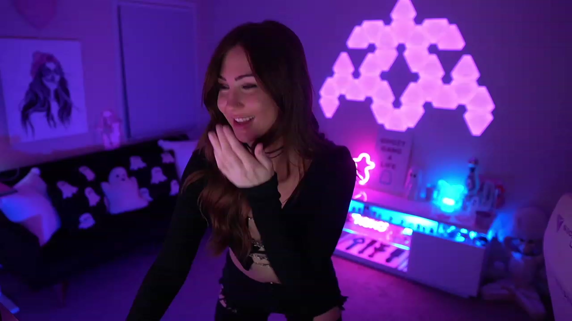 Gallery image thumbnail from ghoztgirl's myfreecams stream on, 08/27/2023, 07:51 image 6 of 20