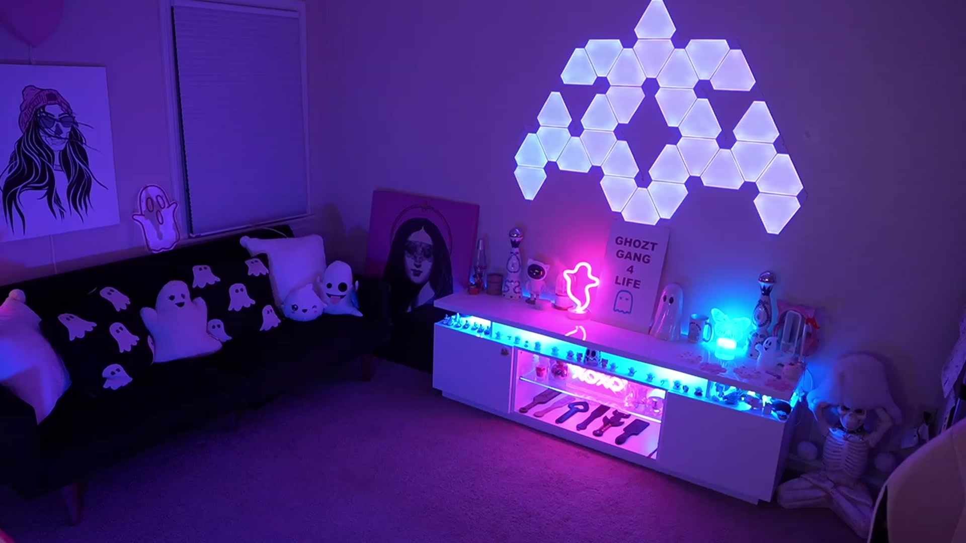Gallery image thumbnail from ghoztgirl's myfreecams stream on, 09/01/2023, 06:54 image 16 of 20