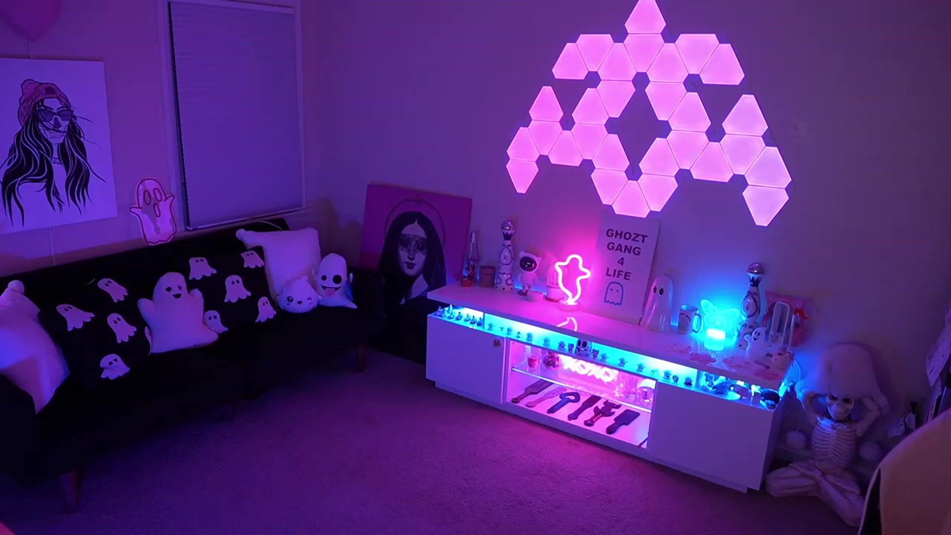 Gallery image thumbnail from ghoztgirl's myfreecams stream on, 09/01/2023, 06:54 image 4 of 20