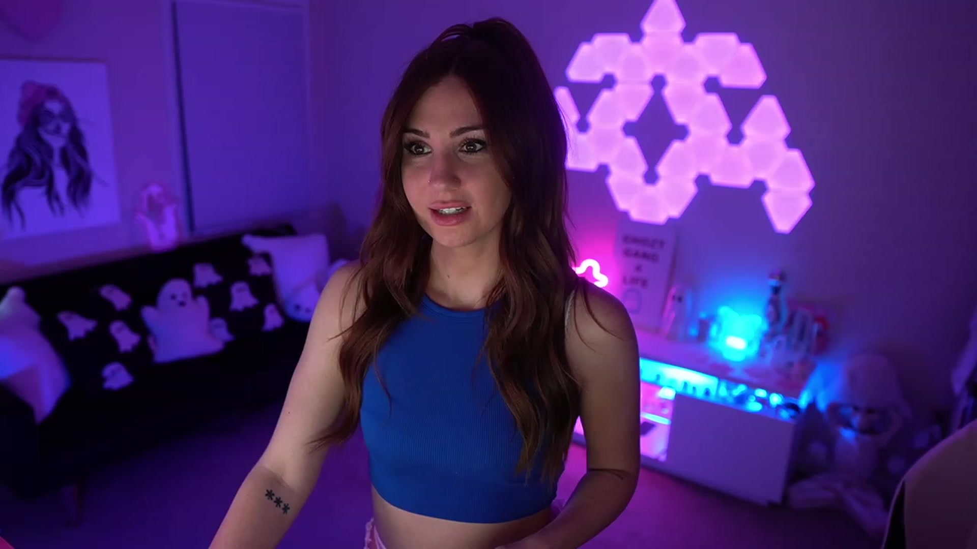 Gallery image thumbnail from ghoztgirl's myfreecams stream on, 09/01/2023, 06:54 image 6 of 20