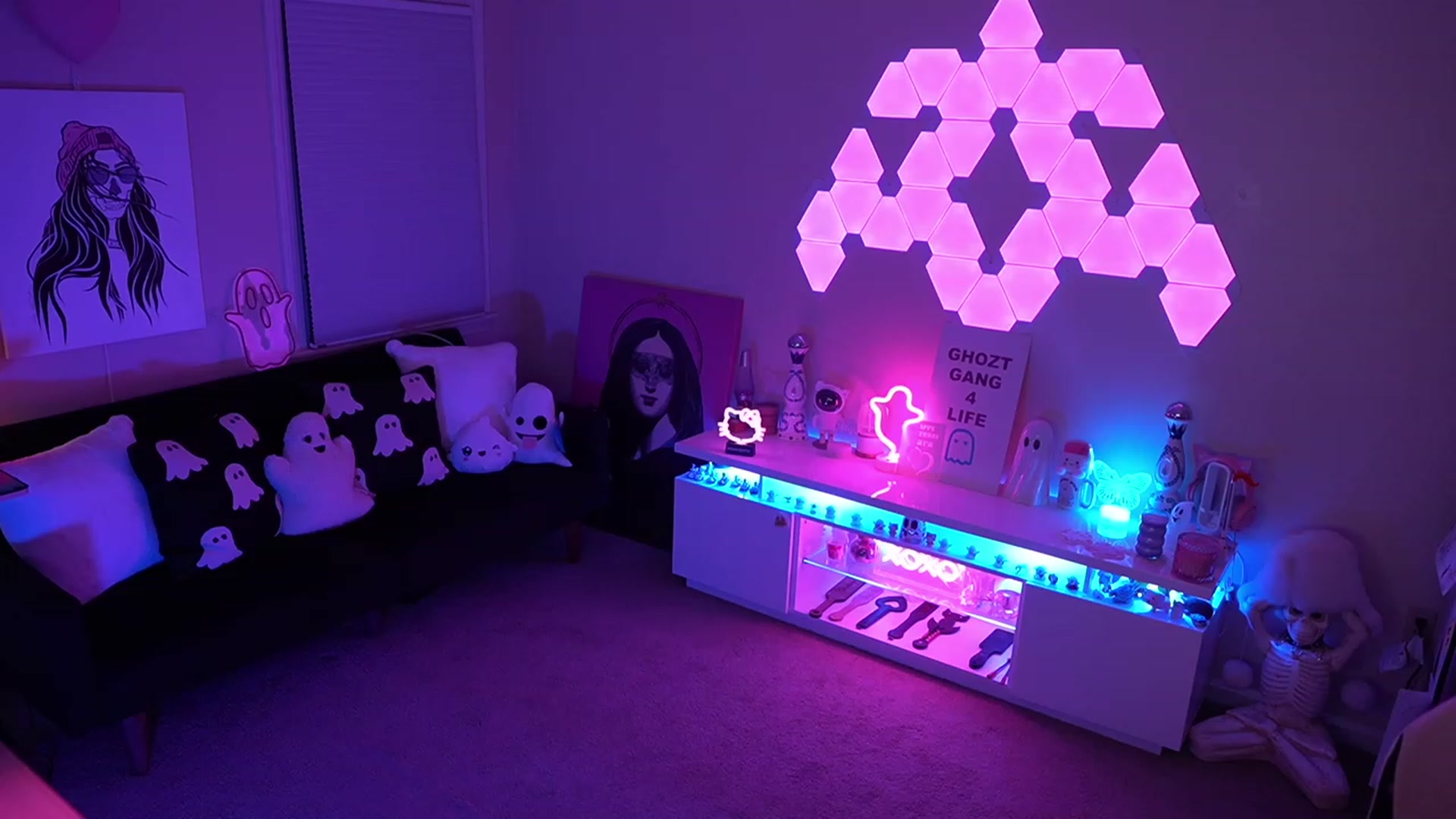 Gallery image thumbnail from ghoztgirl's myfreecams stream on, 09/15/2023, 08:29 image 14 of 20