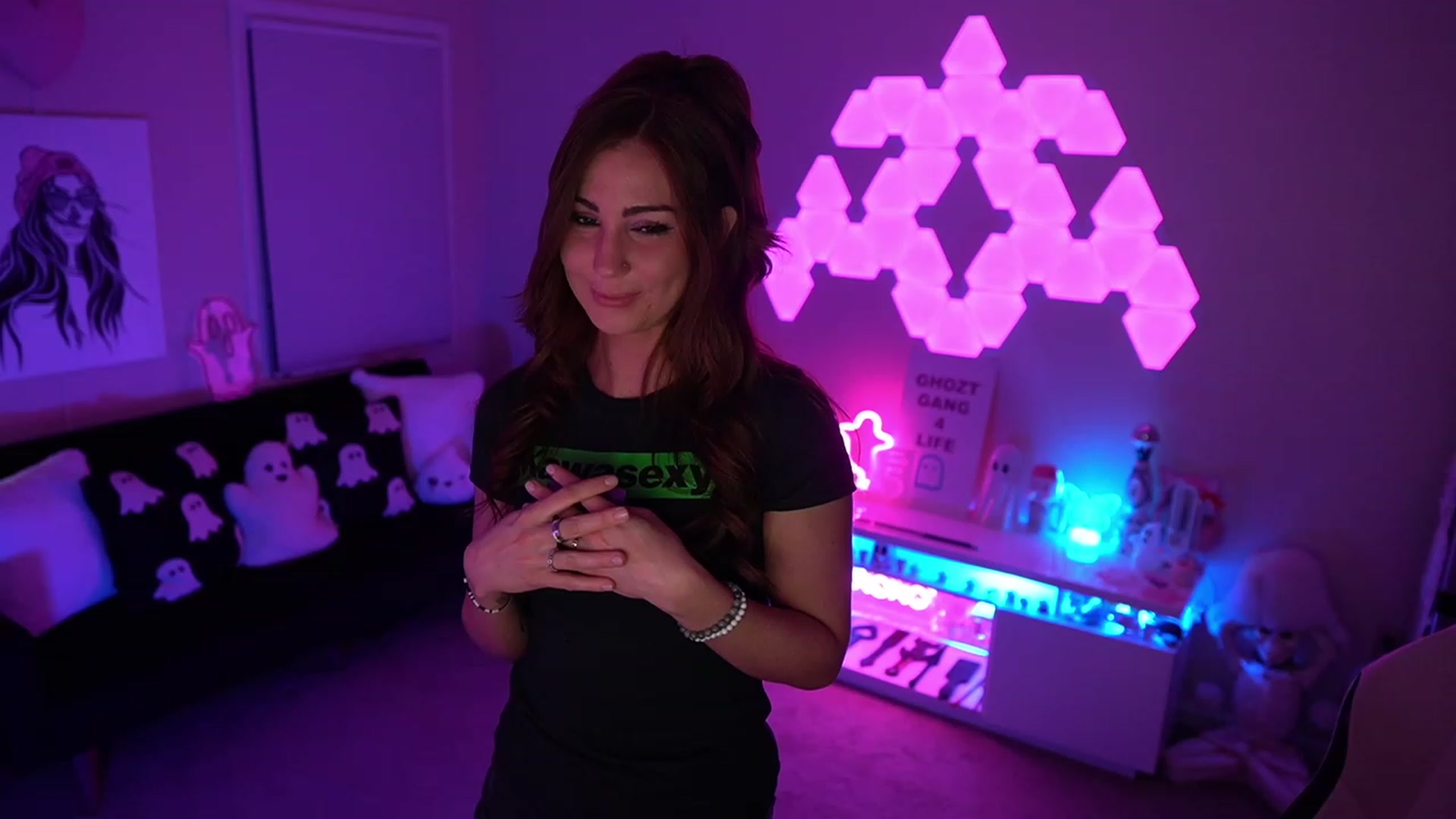 Gallery image thumbnail from ghoztgirl's myfreecams stream on, 09/16/2023, 10:06 image 3 of 20