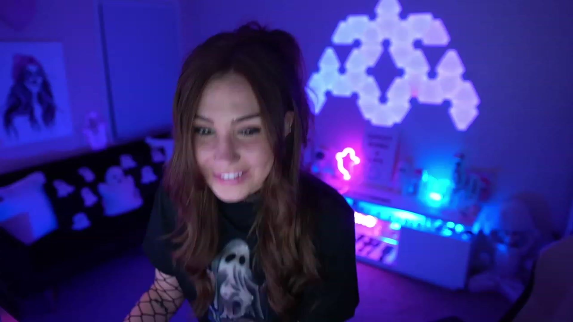 Gallery image thumbnail from ghoztgirl's myfreecams stream on, 09/23/2023, 08:08 image 10 of 20