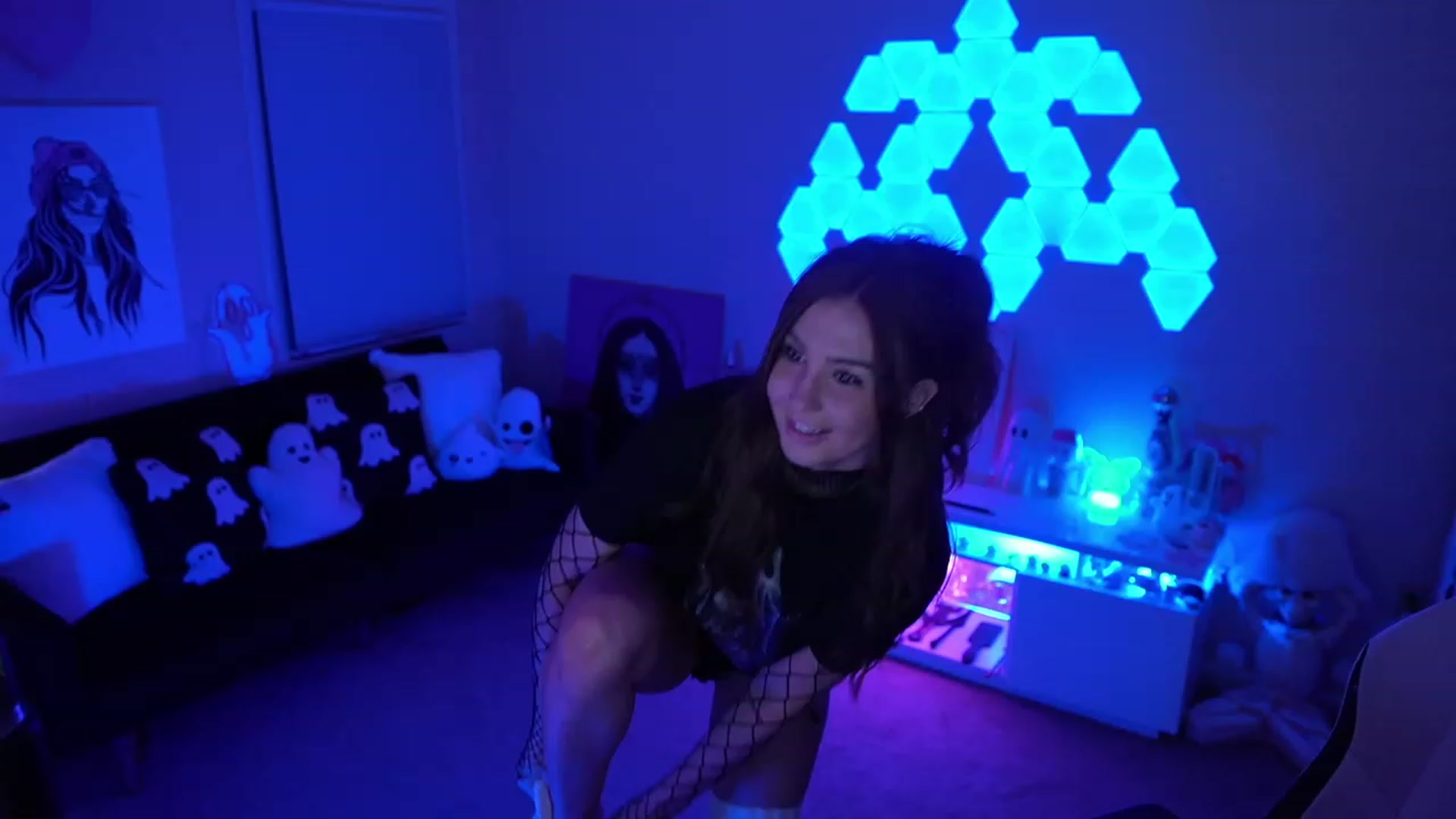 Gallery image thumbnail from ghoztgirl's myfreecams stream on, 09/23/2023, 08:08 image 15 of 20