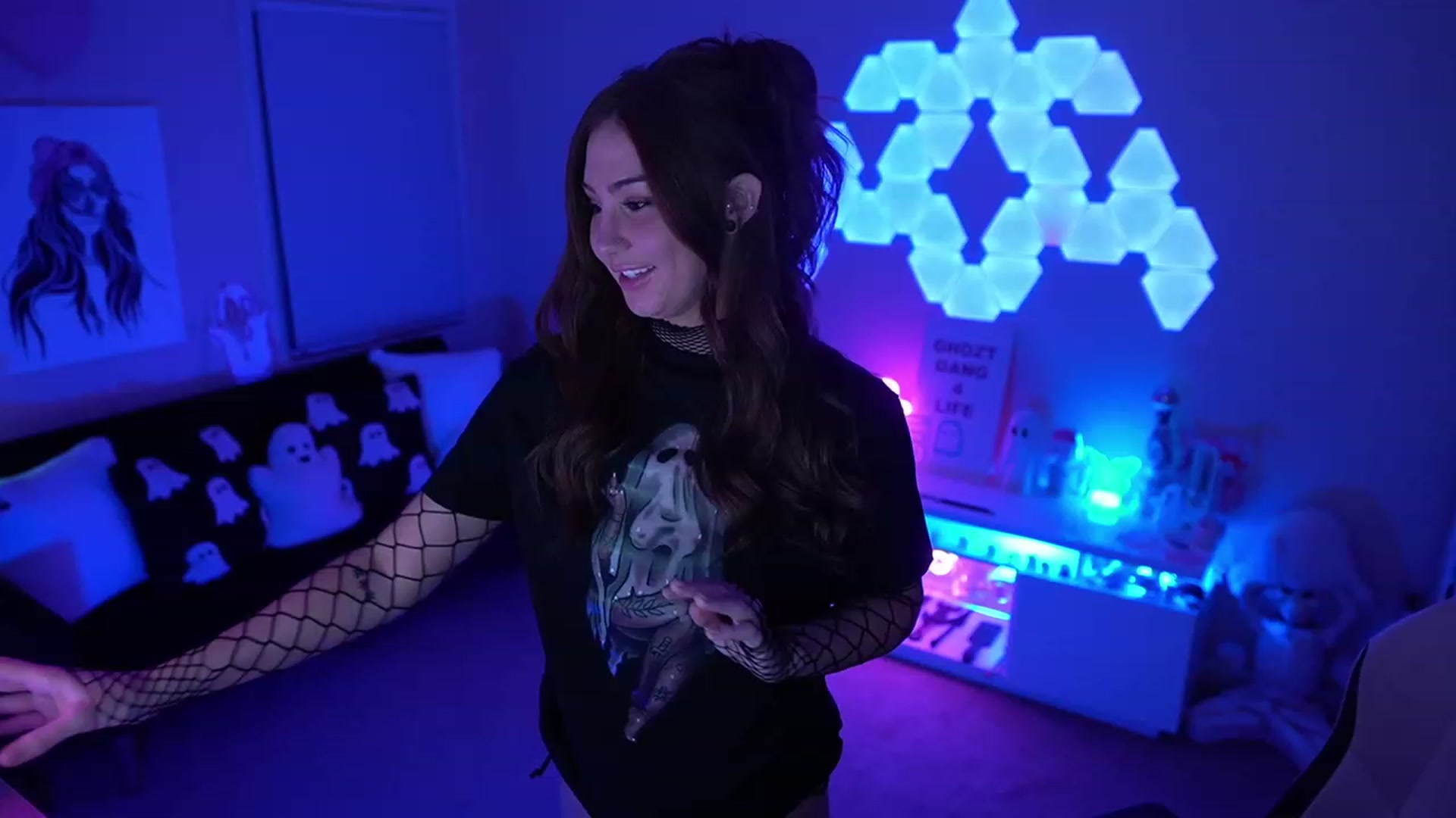 Gallery image thumbnail from ghoztgirl's myfreecams stream on, 09/23/2023, 08:08 image 16 of 20