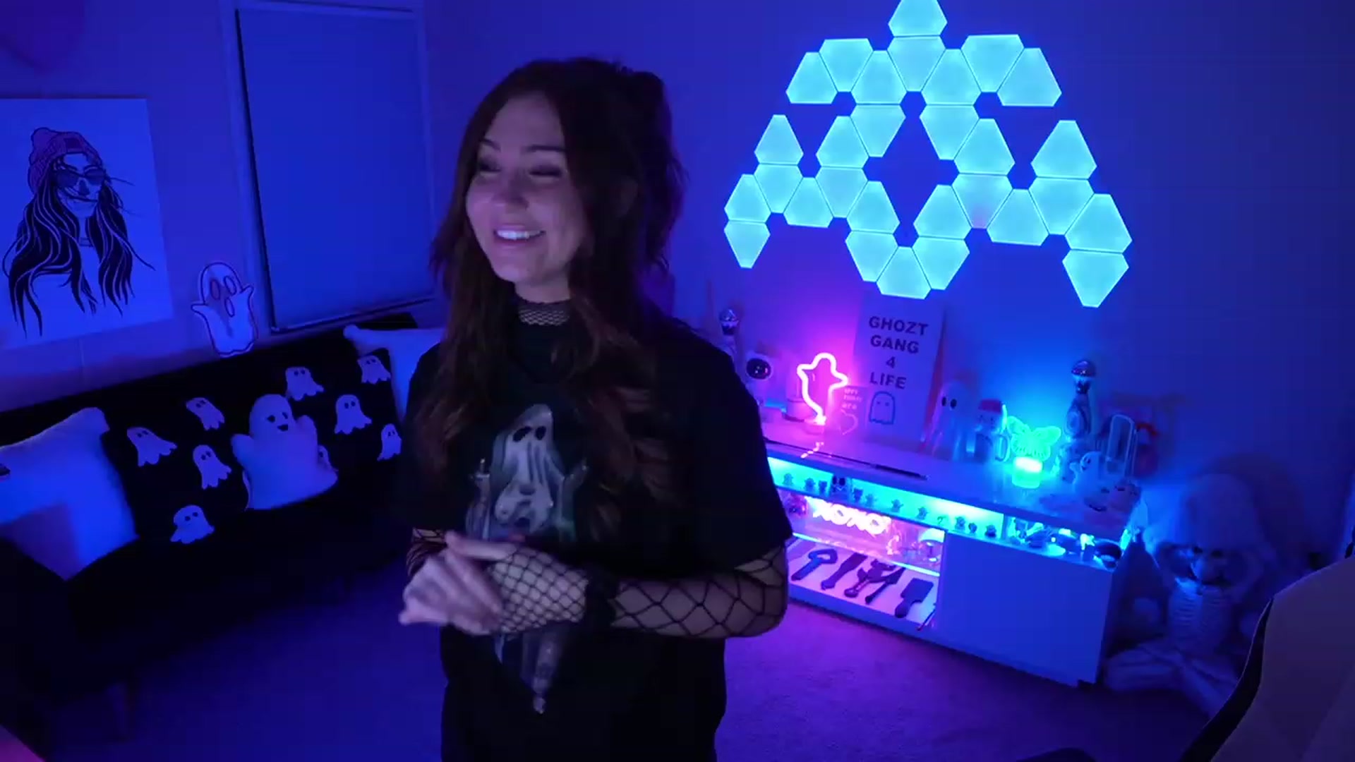 Gallery image thumbnail from ghoztgirl's myfreecams stream on, 09/23/2023, 08:08 image 2 of 20