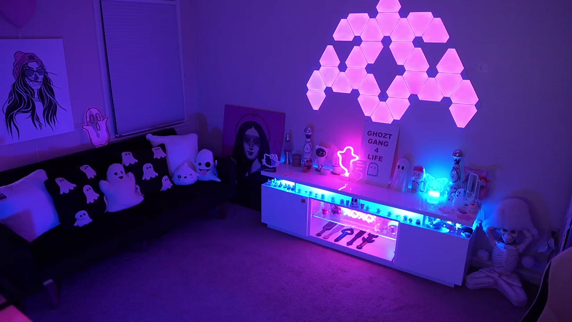 Gallery image thumbnail from ghoztgirl's myfreecams stream on, 09/23/2023, 09:03 image 13 of 20