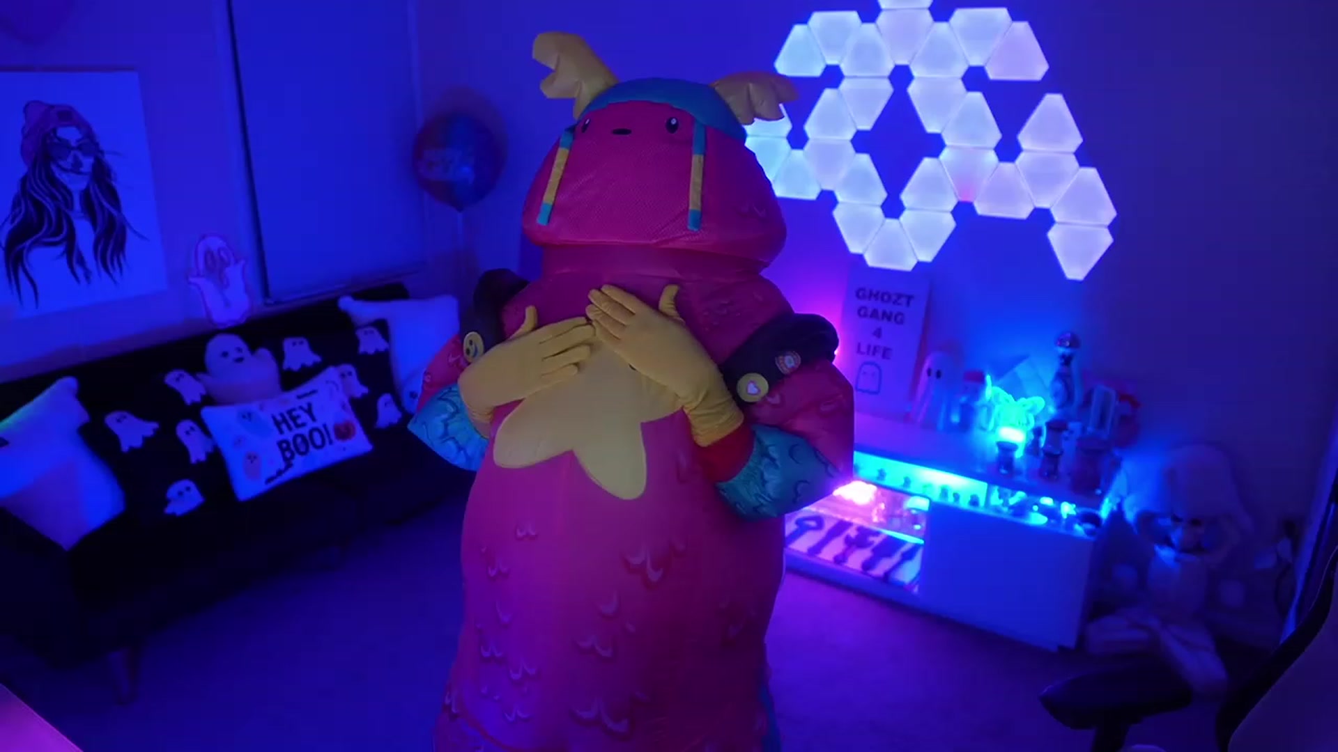 Gallery image thumbnail from ghoztgirl's myfreecams stream on, 10/14/2023, 07:36 image 11 of 20