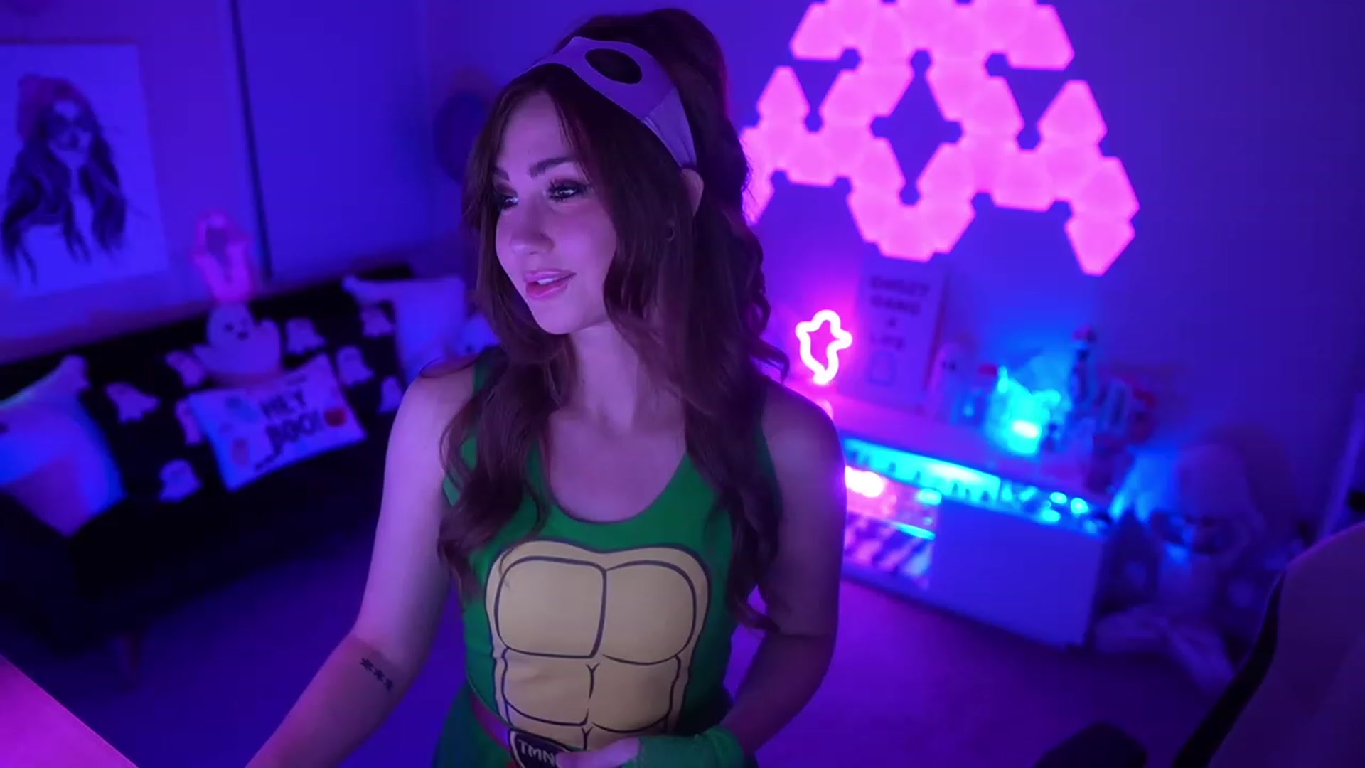 Gallery image thumbnail from ghoztgirl's myfreecams stream on, 10/15/2023, 07:45 image 16 of 20