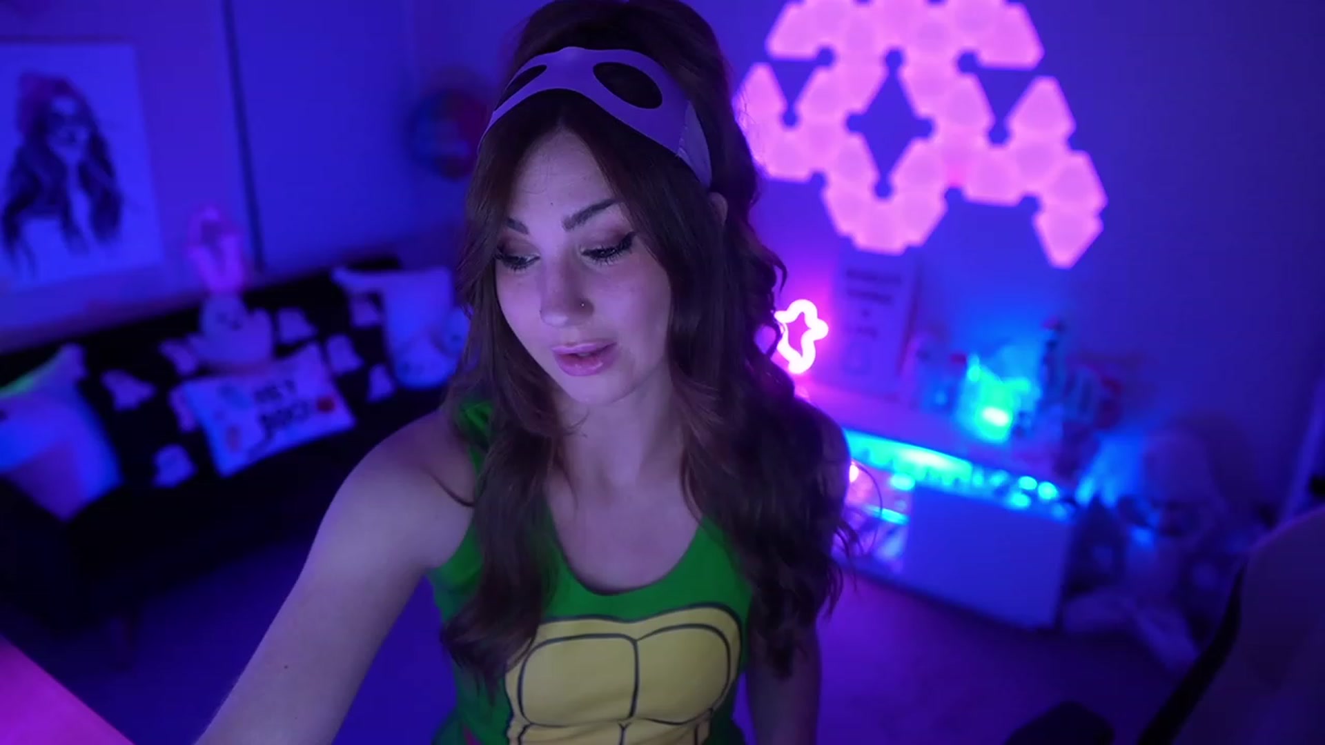 Gallery image thumbnail from ghoztgirl's myfreecams stream on, 10/15/2023, 07:45 image 14 of 20