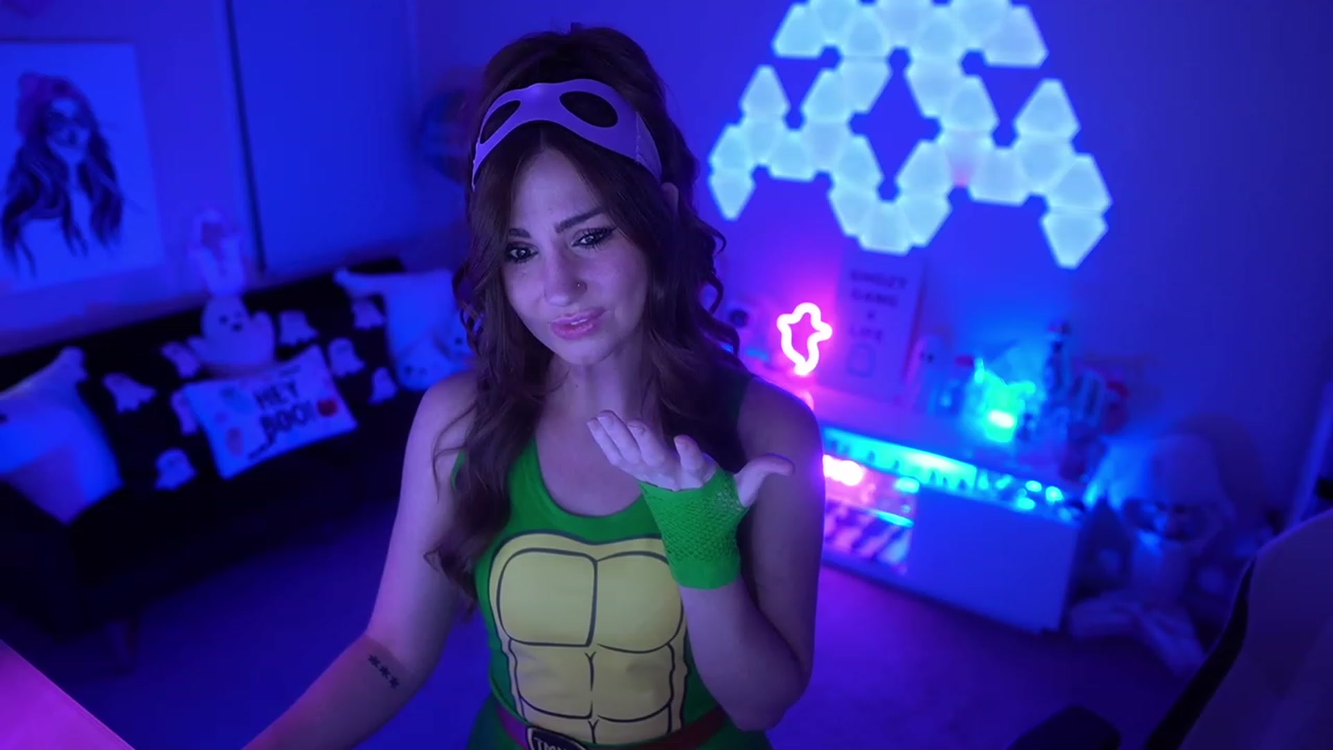 Gallery image thumbnail from ghoztgirl's myfreecams stream on, 10/15/2023, 07:45 image 20 of 20