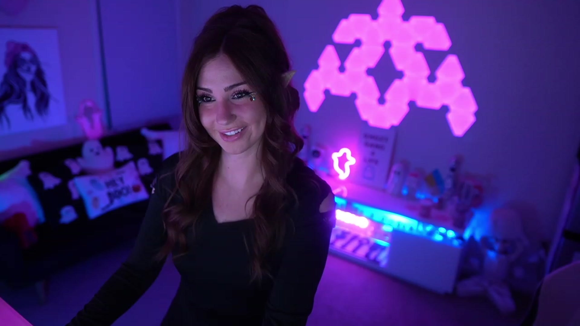 Gallery image thumbnail from ghoztgirl's myfreecams stream on, 10/21/2023, 07:32 image 16 of 20