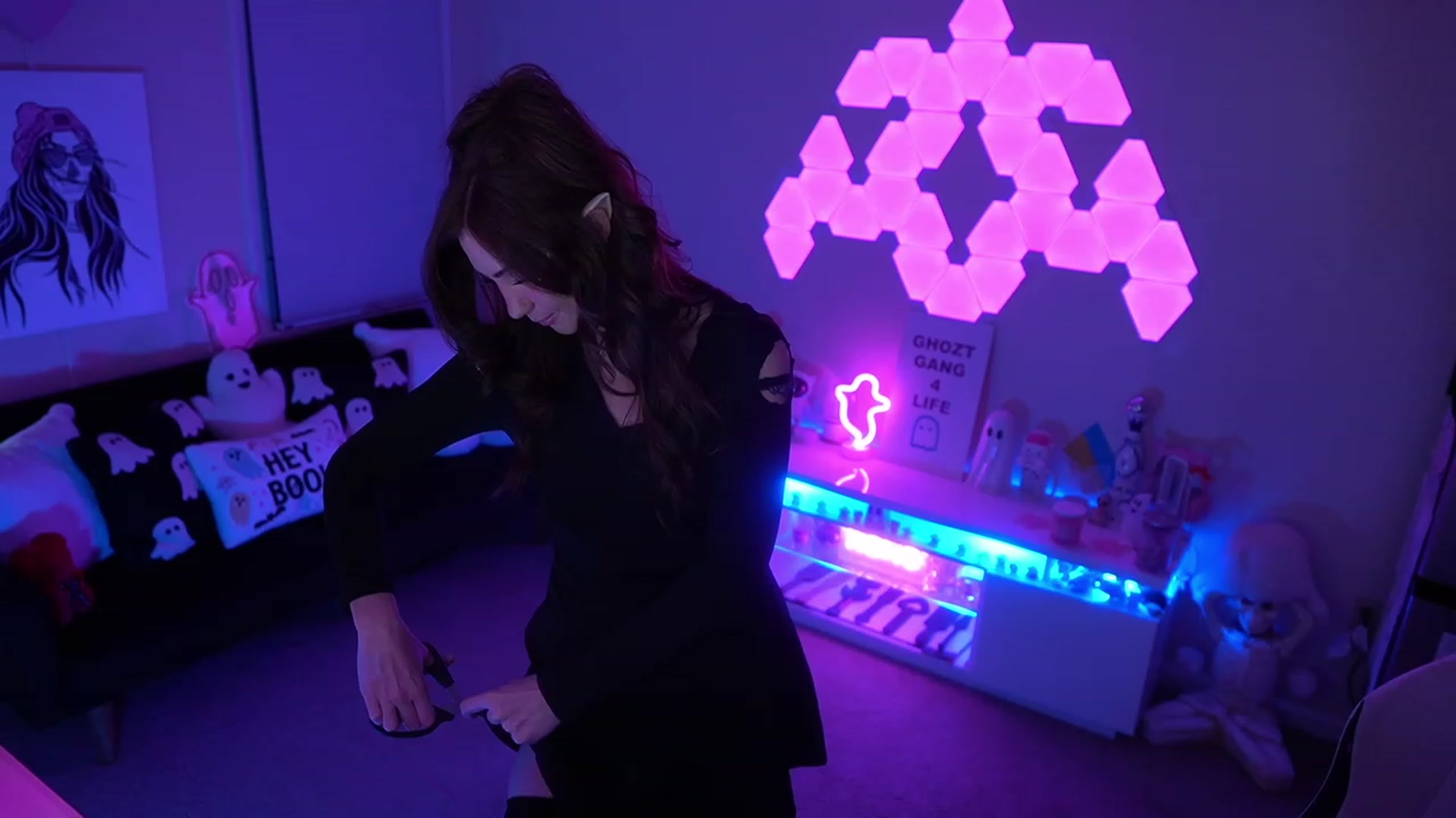 Gallery image thumbnail from ghoztgirl's myfreecams stream on, 10/21/2023, 07:32 image 13 of 20