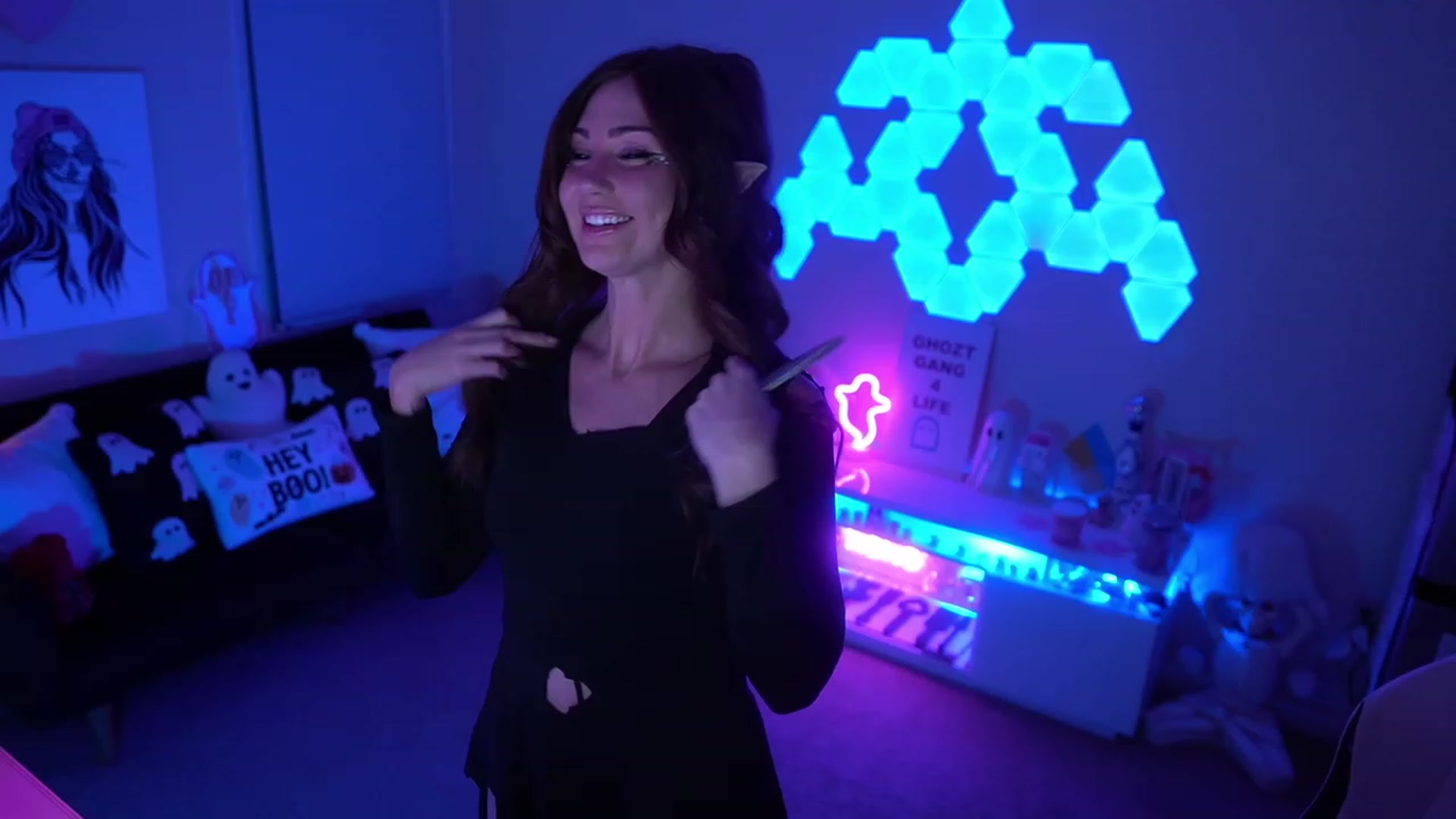 Gallery image thumbnail from ghoztgirl's myfreecams stream on, 10/21/2023, 07:32 image 20 of 20