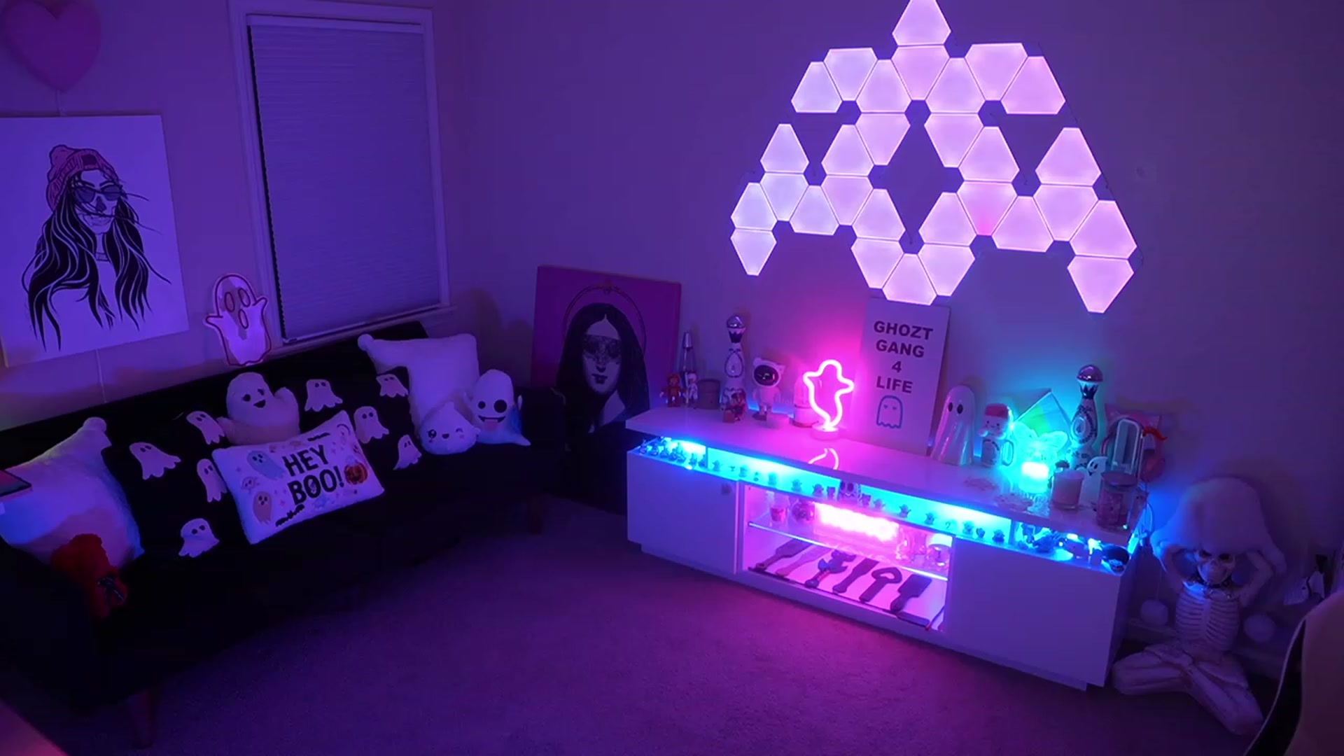 Gallery image thumbnail from ghoztgirl's myfreecams stream on, 10/28/2023, 08:29 image 10 of 20
