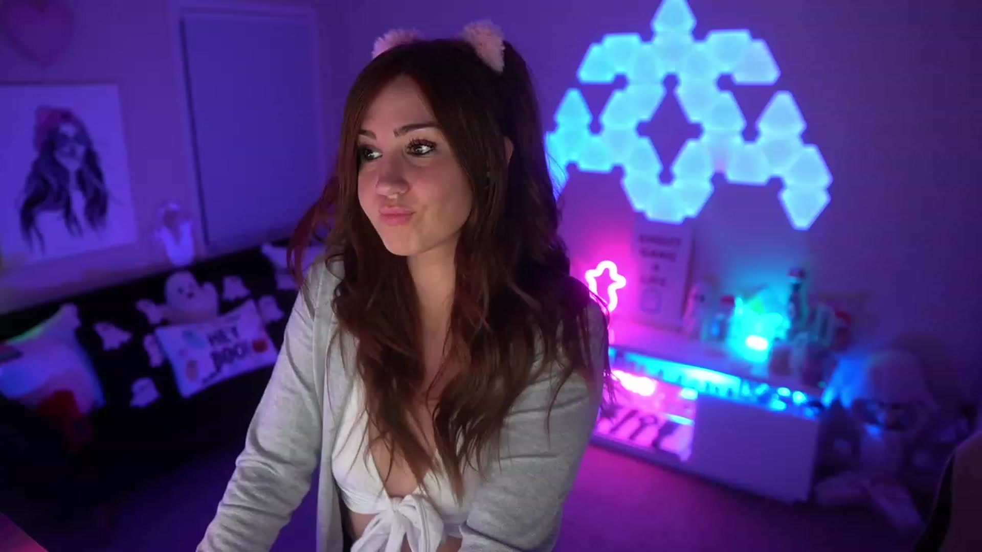 Gallery image thumbnail from ghoztgirl's myfreecams stream on, 10/28/2023, 08:29 image 12 of 20
