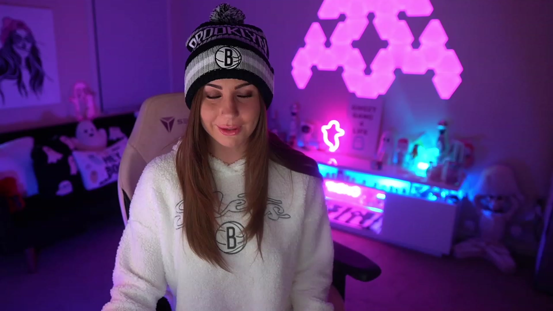 Gallery image thumbnail from ghoztgirl's myfreecams stream on, 11/10/2023, 08:45 image 3 of 20