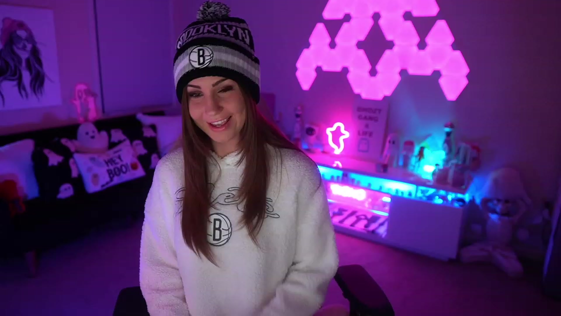 Gallery image thumbnail from ghoztgirl's myfreecams stream on, 11/10/2023, 08:45 image 1 of 20
