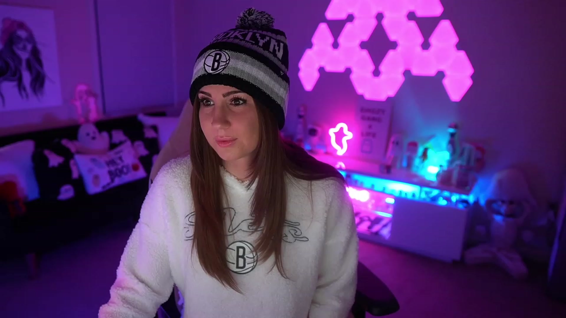 Gallery image thumbnail from ghoztgirl's myfreecams stream on, 11/10/2023, 08:45 image 2 of 20