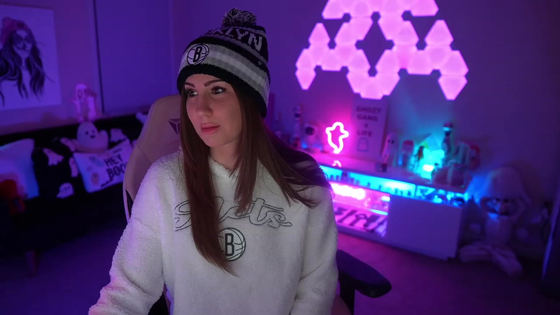 Gallery image thumbnail from ghoztgirl's myfreecams stream on, 11/10/2023, 08:45 image 5 of 20
