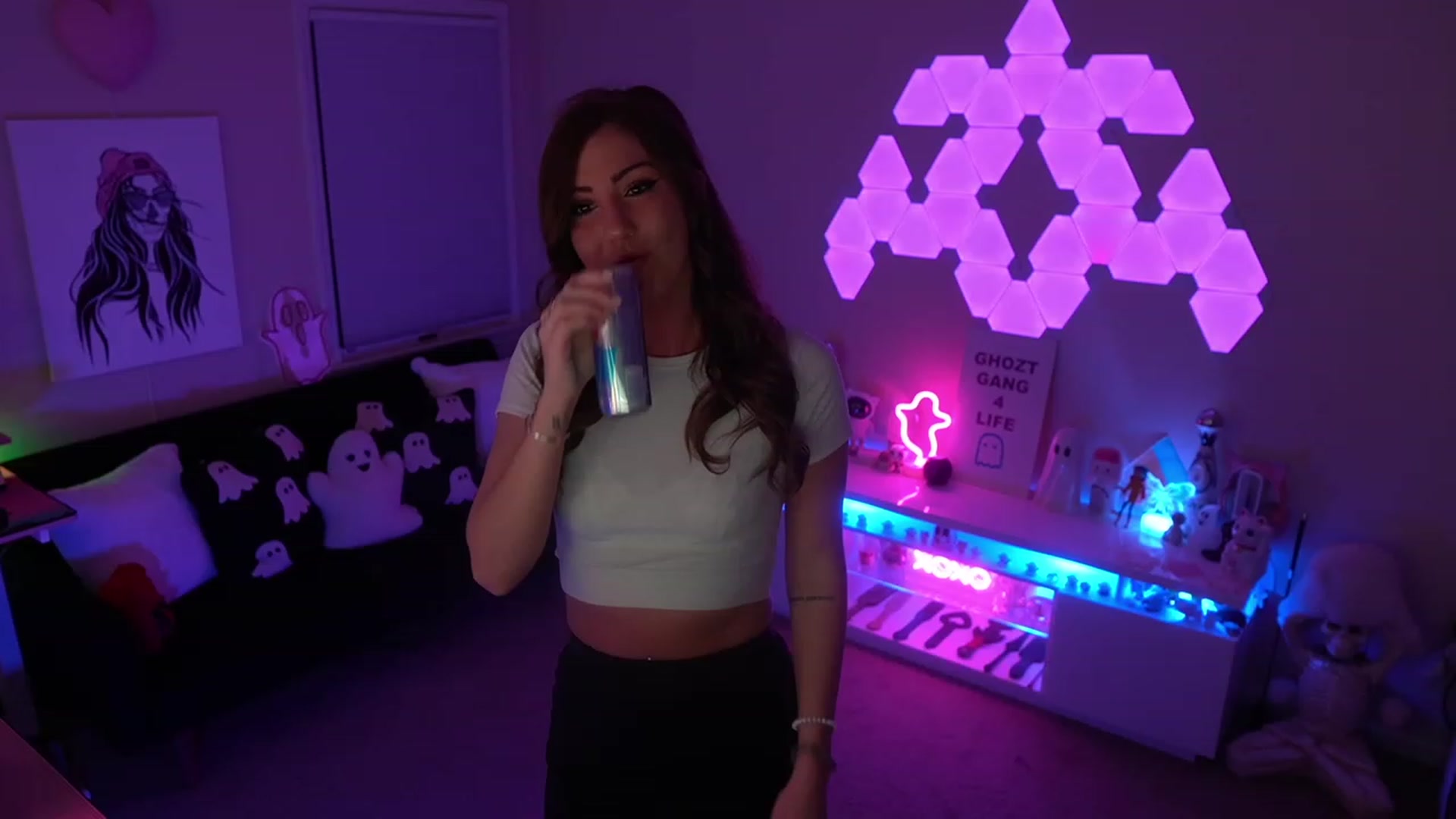 Gallery image thumbnail from ghoztgirl's myfreecams stream on, 02/03/2024, 08:34 image 3 of 20
