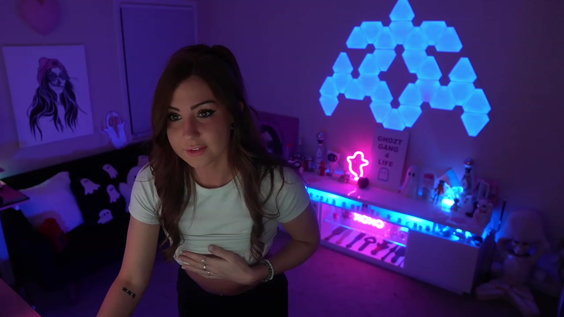 Gallery image thumbnail from ghoztgirl's myfreecams stream on, 02/03/2024, 08:34 image 18 of 20