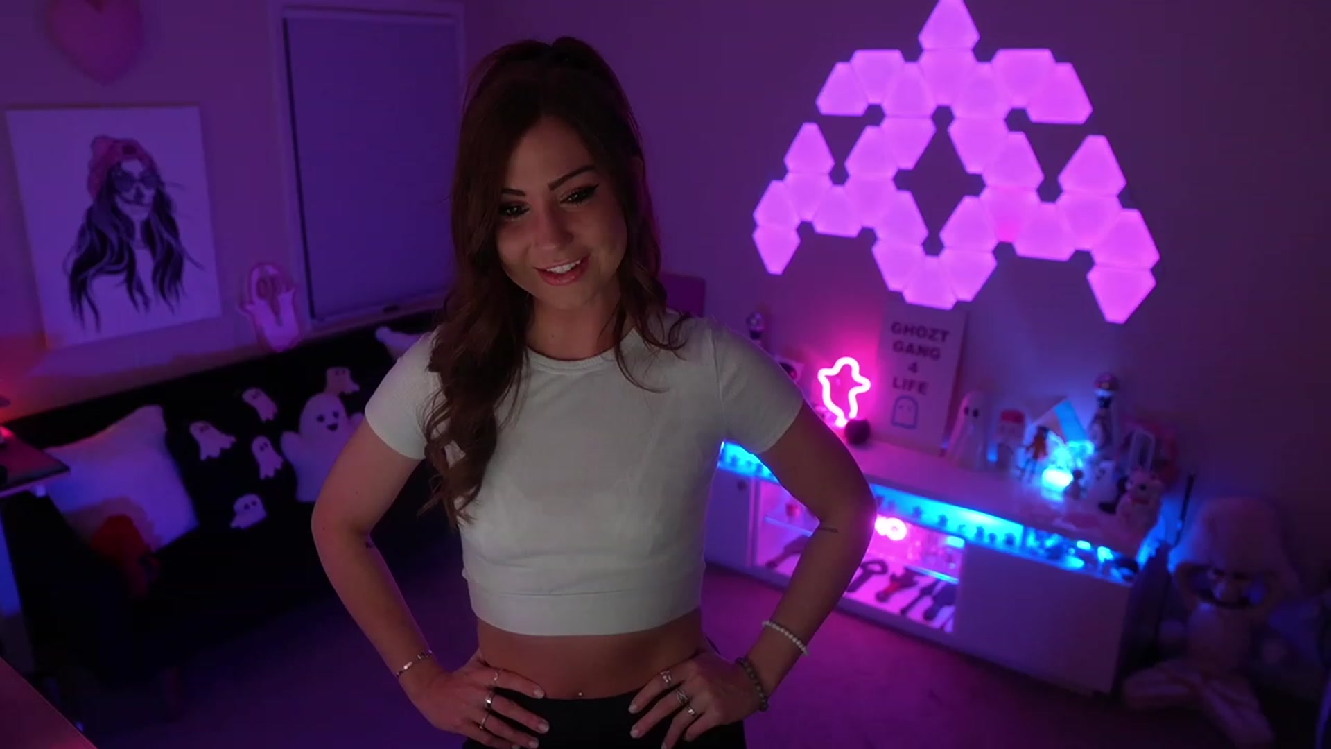 Gallery image thumbnail from ghoztgirl's myfreecams stream on, 02/03/2024, 08:34 image 7 of 20