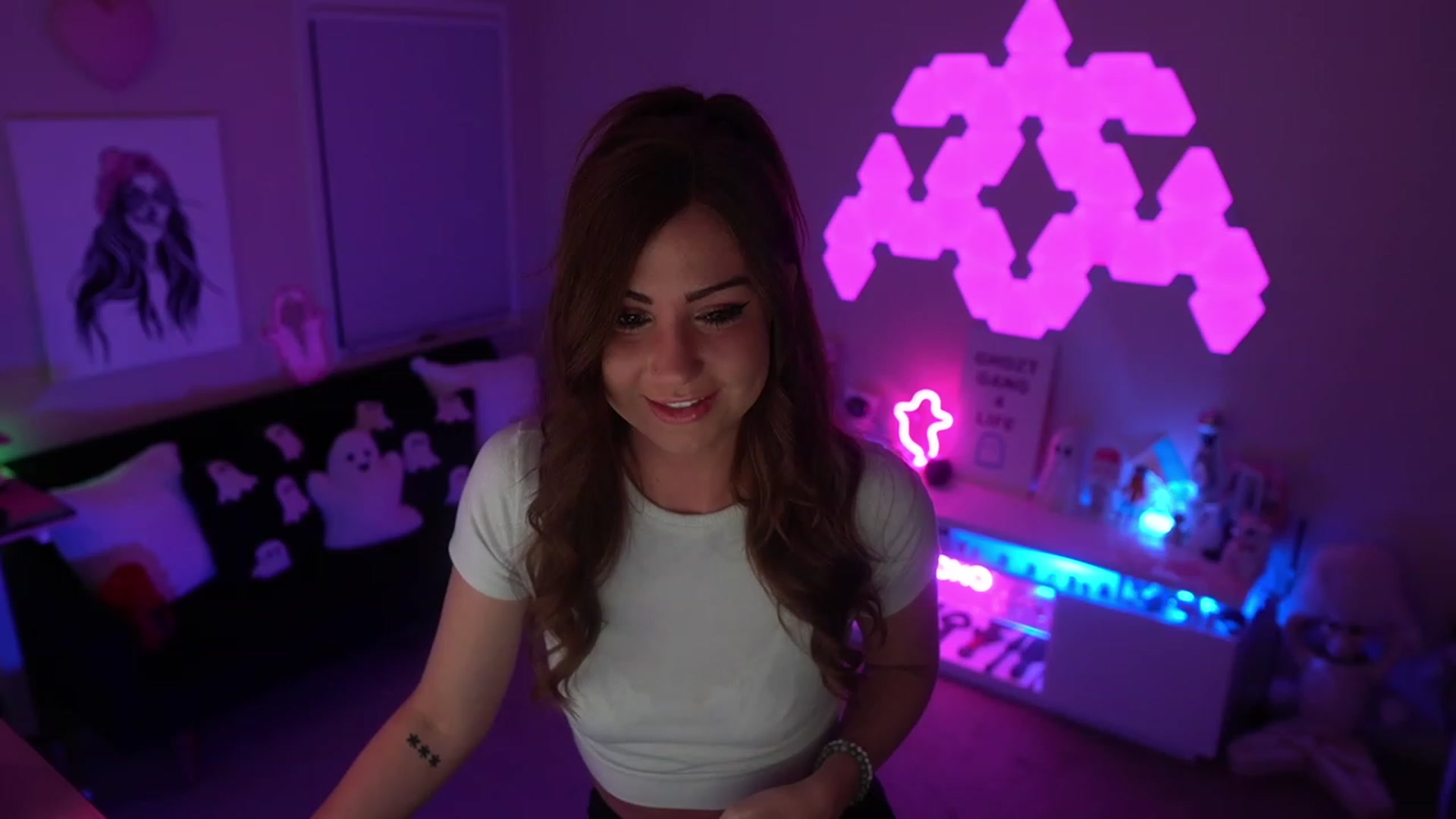 Gallery image thumbnail from ghoztgirl's myfreecams stream on, 02/03/2024, 08:34 image 13 of 20