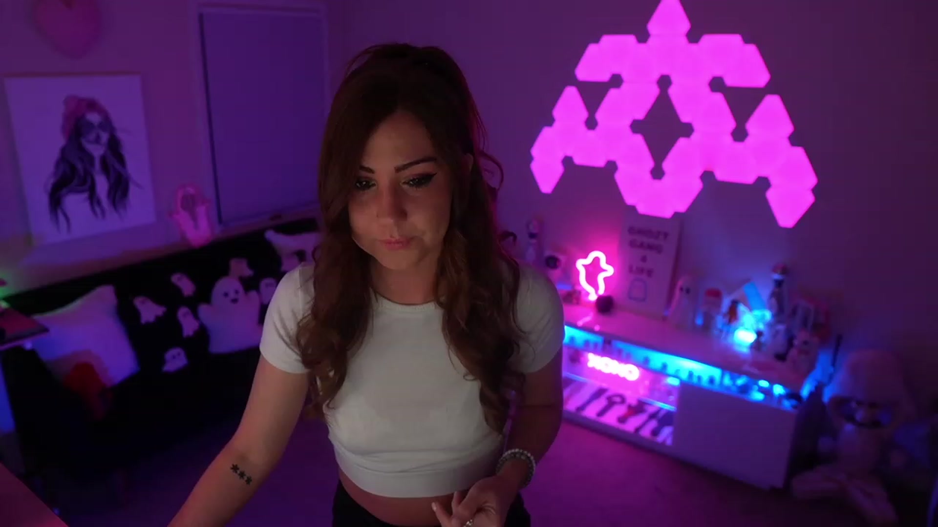Gallery image thumbnail from ghoztgirl's myfreecams stream on, 02/03/2024, 08:34 image 14 of 20
