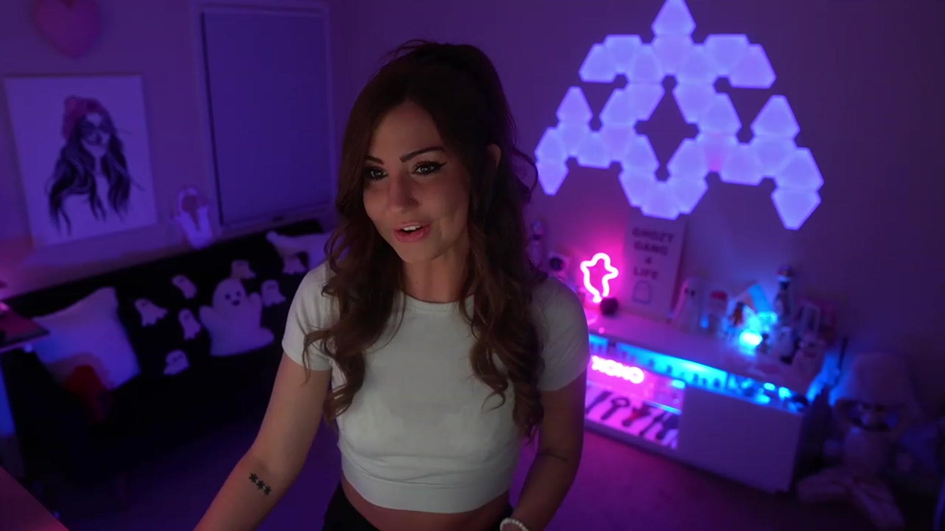 Gallery image thumbnail from ghoztgirl's myfreecams stream on, 02/03/2024, 08:34 image 15 of 20