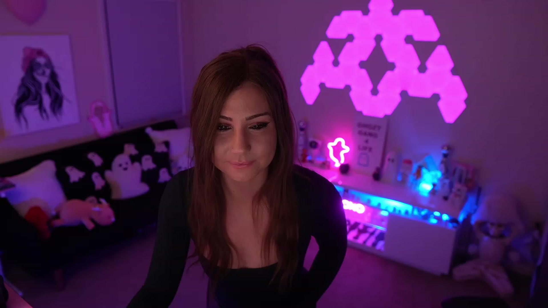 Gallery image thumbnail from ghoztgirl's myfreecams stream on, 02/17/2024, 08:34 image 7 of 20