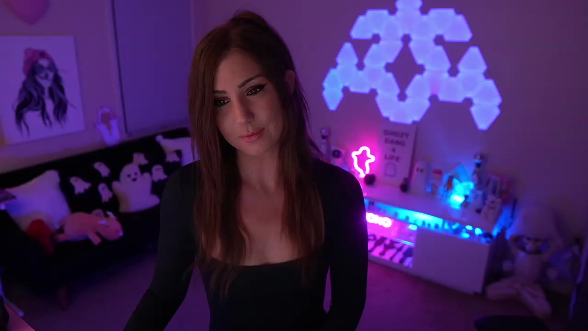 Gallery image thumbnail from ghoztgirl's myfreecams stream on, 02/17/2024, 08:34 image 13 of 20